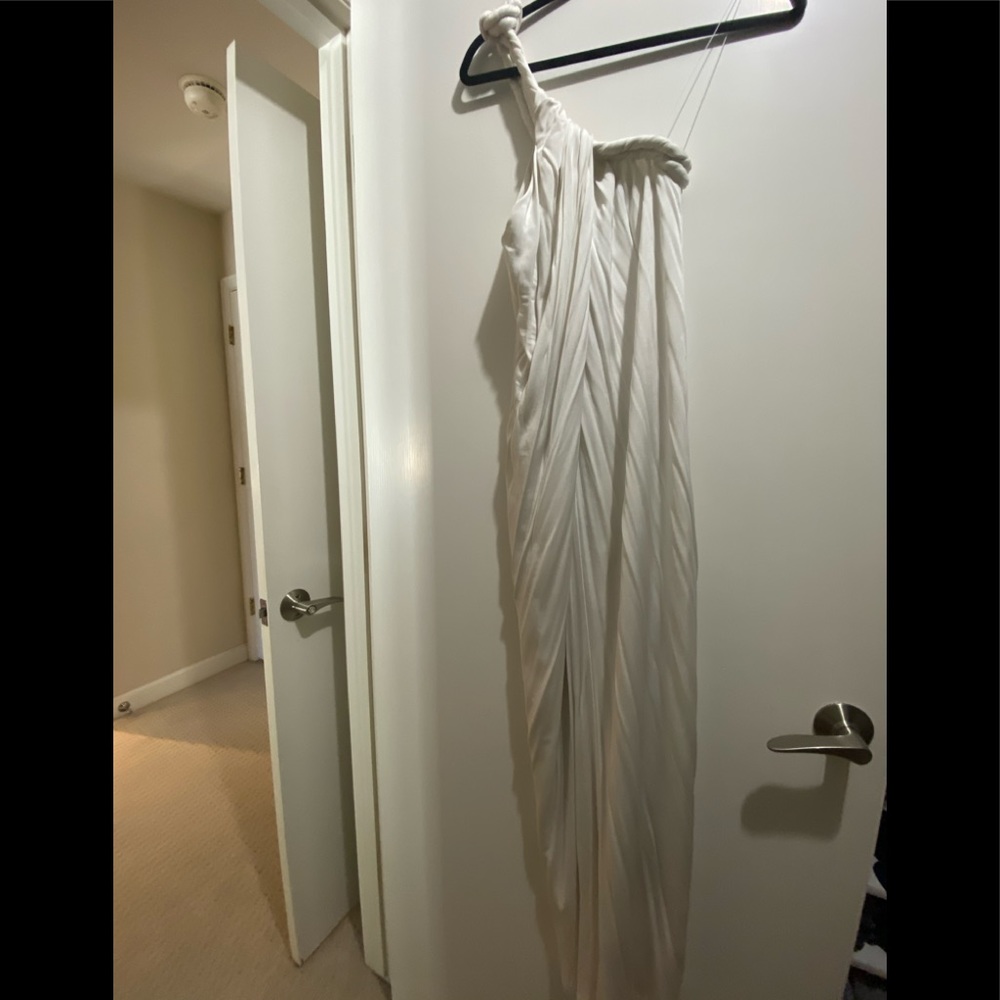 White dress - Picture 1 of 3